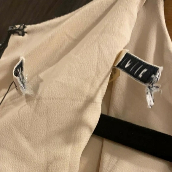 Alice+Olivia Kye Chiffon Lace-Trim Maxi Dress - Picture 14 of 16